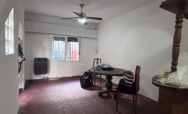 Departamento Tipo Casa en alquiler en Lanus Este
