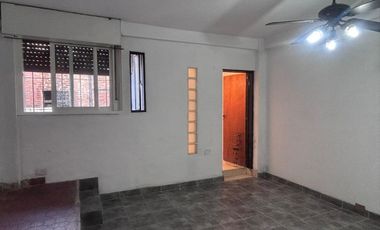 Departamento Tipo Casa en alquiler en Lanus Este