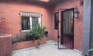 Departamento Tipo Casa en alquiler en Lanus Este