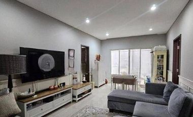 RUMAH DIJUAL DI SERENIA HILLS CLUSTER VENTURE SEMI FURNISHED