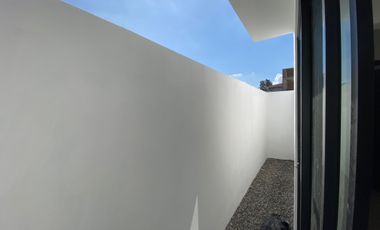 Dekat UNS & RS Moewardi – Rumah 2 Lantai Cuma 580 Juta Nett