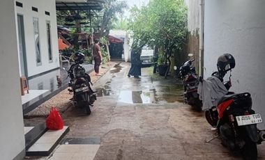 Dijual ian semi furnish dengan lahan yang luas kawasan Cimanggis Depok