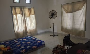 Dijual ian semi furnish dengan lahan yang luas kawasan Cimanggis Depok