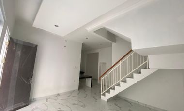 Rumah 2 lantai ready stok dekat MRT Lebak bulus