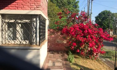 VENTA CASA  3 AMB EN BERNAL CON COCHERA DOBLE