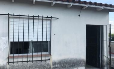 VENTA CASA  3 AMB EN BERNAL CON COCHERA DOBLE