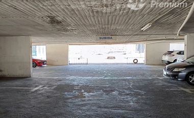Estacionamiento en Venta en Merced  Miraflores
