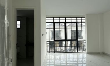 Dijual Villa Komplek Jewel Garden JL Meteorologi Raya