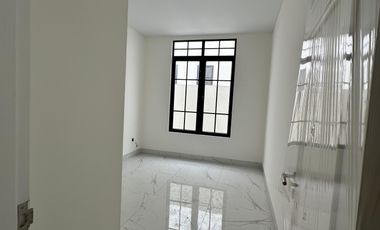 Dijual Villa Komplek Jewel Garden JL Meteorologi Raya