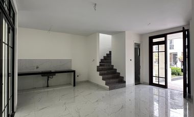 Dijual Villa Komplek Jewel Garden JL Meteorologi Raya