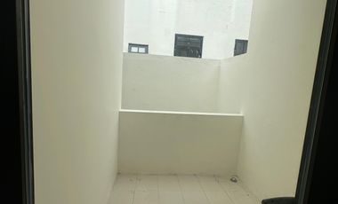Dijual Villa Komplek Jewel Garden JL Meteorologi Raya