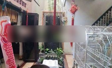 RUMAH ASRI DENGAN HALAMAN LUAS FULL FURNISH TENGAH KOTA BERNUANSA ALAM