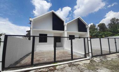 DIJUAL RUMAH BARU TENGAH KOTA BERNUANSA MINIMALIS LOKASI SUMBER REJO