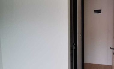 JUAL Rumah 2 Lantai Uptown Lippo Cikarang Siap Huni 3 Kamar Tidur Rapi