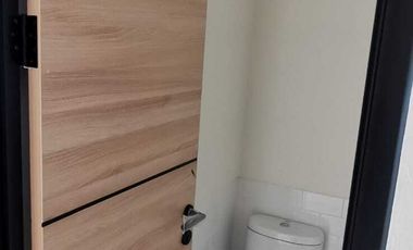 JUAL Rumah 2 Lantai Uptown Lippo Cikarang Siap Huni 3 Kamar Tidur Rapi