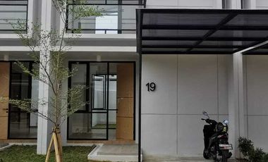 JUAL Rumah 2 Lantai Uptown Lippo Cikarang Siap Huni 3 Kamar Tidur Rapi