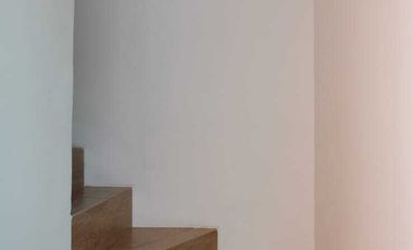 JUAL Rumah 2 Lantai Uptown Lippo Cikarang Siap Huni 3 Kamar Tidur Rapi