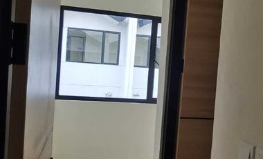 JUAL Rumah 2 Lantai Uptown Lippo Cikarang Siap Huni 3 Kamar Tidur Rapi