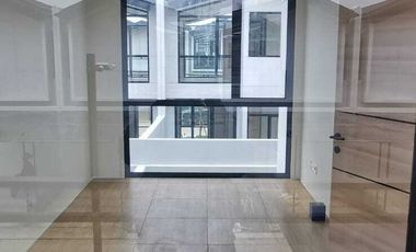 JUAL Rumah 2 Lantai Uptown Lippo Cikarang Siap Huni 3 Kamar Tidur Rapi