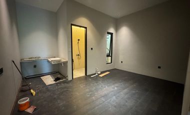 Rumah baru Alam Sutera 3 Lantai depan taman Bisa KPR