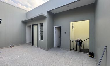 Rumah baru Alam Sutera 3 Lantai depan taman Bisa KPR