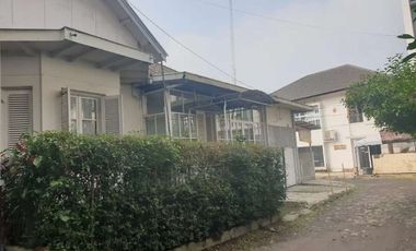 Dijual bangunan peninggalan Belanda lokasi strategis di Dago
