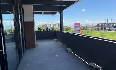 Local comercial en Renta a estrenar