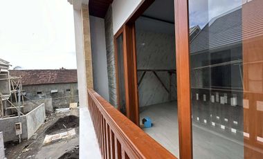 Dikontrakkan 2 Unit Rumah Baru Di Jalan Tukad Balian Utara Renon