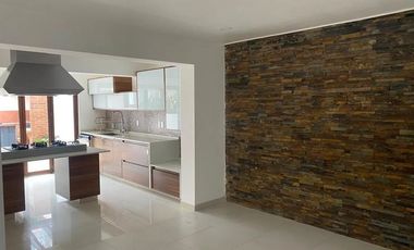 Venta/ Renta Casa en Calacoaya