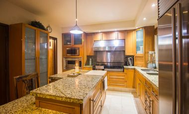 Casa en Venta en Colinas de San Javier de 636m2
