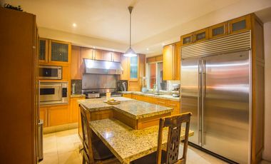Casa en Venta en Colinas de San Javier de 636m2
