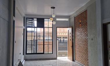 DIJUAL RUMAH BARU 2 LANTAI