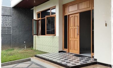 Dijual Rumah 1 Lantai Siap Huni KUPANG BARU, Sukomanunggal SHM 14x35