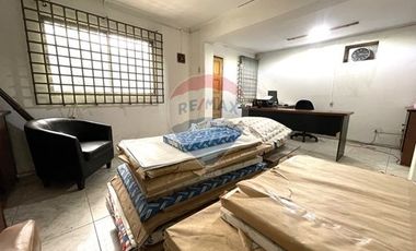 Galpón, Bodega y Oficinas en Sector privilegiado!