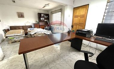 Galpón, Bodega y Oficinas en Sector privilegiado!