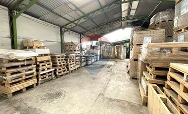 Galpón, Bodega y Oficinas en Sector privilegiado!