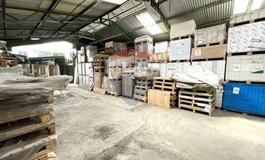 Galpón, Bodega y Oficinas en Sector privilegiado!