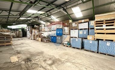 Galpón, Bodega y Oficinas en Sector privilegiado!