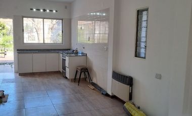 VENTA CASA DE 3 AMBIENTES RECICLADA EN SAN JUSTO