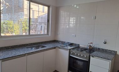 VENTA CASA DE 3 AMBIENTES RECICLADA EN SAN JUSTO