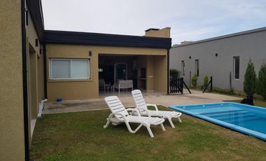 Casa en Pilar del Este