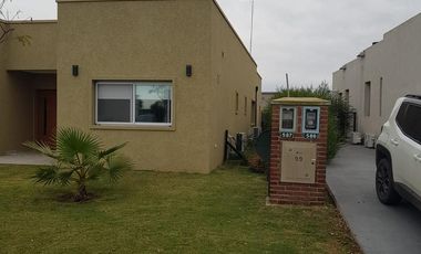 Casa en Pilar del Este