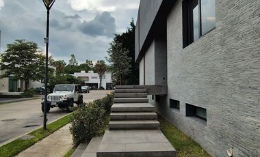 RESIDENCIA EN LOS OLIVOS