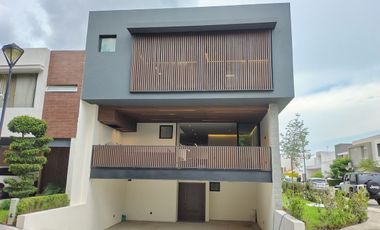 RESIDENCIA EN LOS OLIVOS
