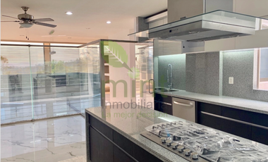 Jardines en la Montaña Casa Renta