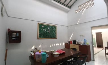 Rumah Luas Bangunan Jati Kokoh Kota Solo