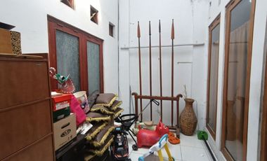 Rumah Luas Bangunan Jati Kokoh Kota Solo