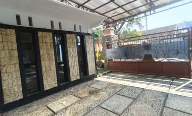 Rumah Luas Bangunan Jati Kokoh Kota Solo