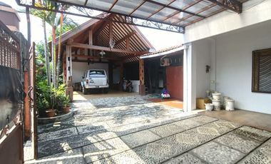 Rumah Luas Bangunan Jati Kokoh Kota Solo