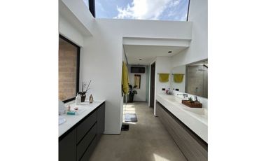 Casa Moderna para Arriendo Amoblada en Alto de Palmas